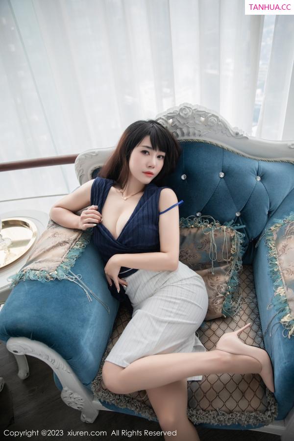   [XiuRen]高清写真图 2023.02.16 No.6272 严利娅Yuliya 短裙美腿第28张图片